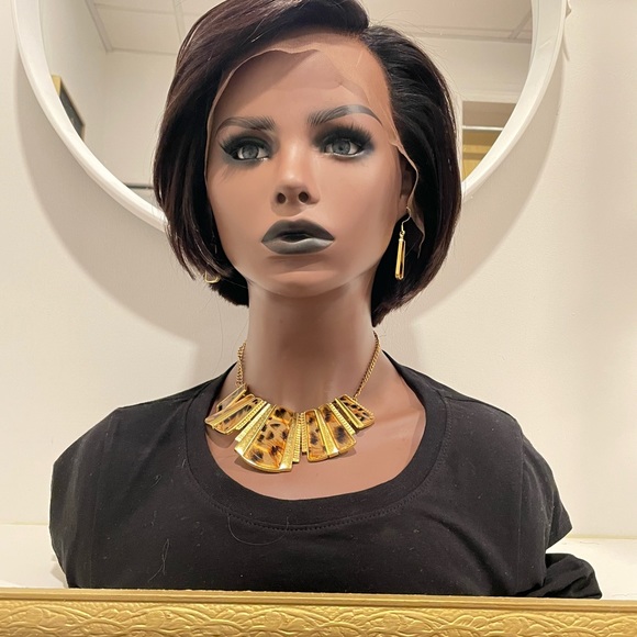 Power Beauty Unlimited 22" cap bob wig with slightly bleached knots. - Picture 4 of 6